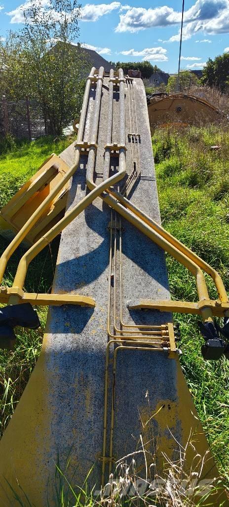 Komatsu PC 600-7K Бони і ковші