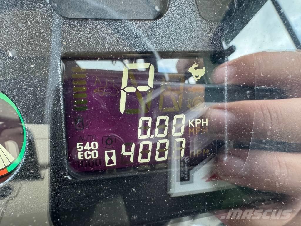 Massey Ferguson 5609 Трактори