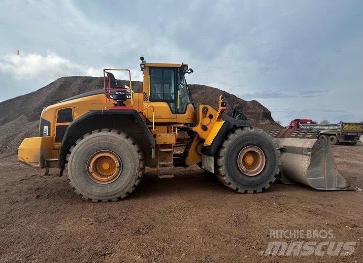 Volvo L 220 H Фронтальні навантажувачі