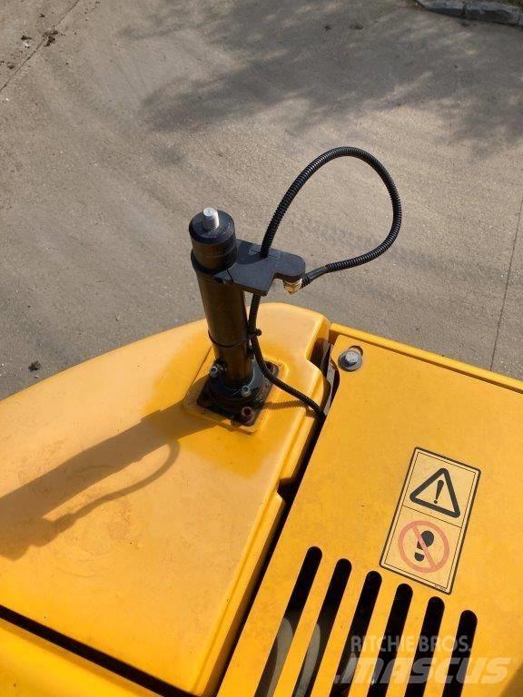 JCB 245 XR Гусеничні екскаватори