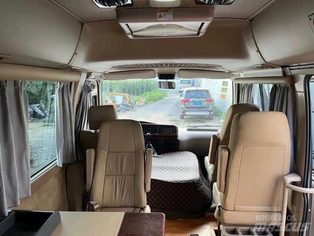 Toyota Coaster Bus Мікроавтобуси