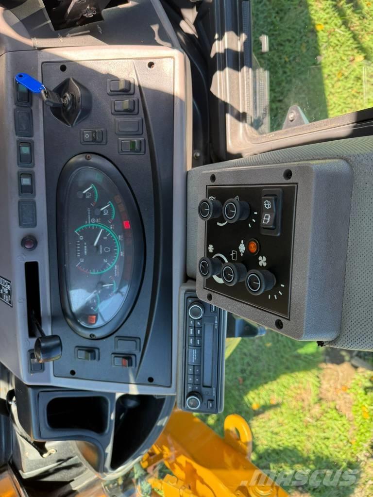 CASE 590 SM Екскаватори-навантажувачі