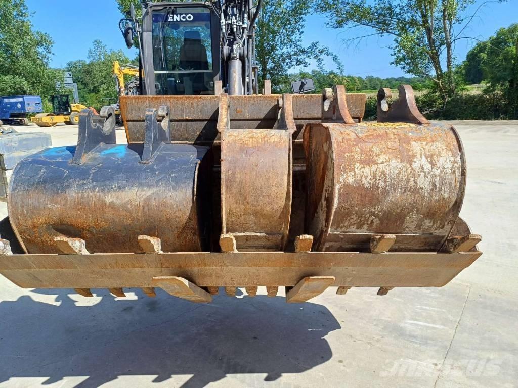 Mecalac 12 MTX Колісні екскаватори