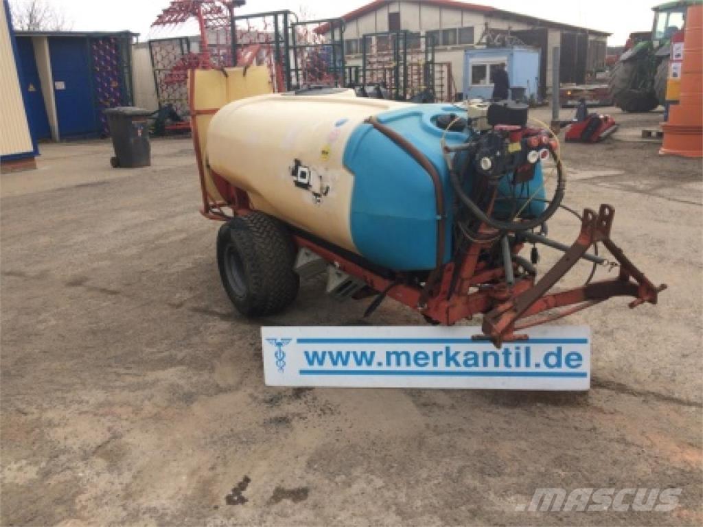 Holder NI 1000 Причіпні обприскувачі