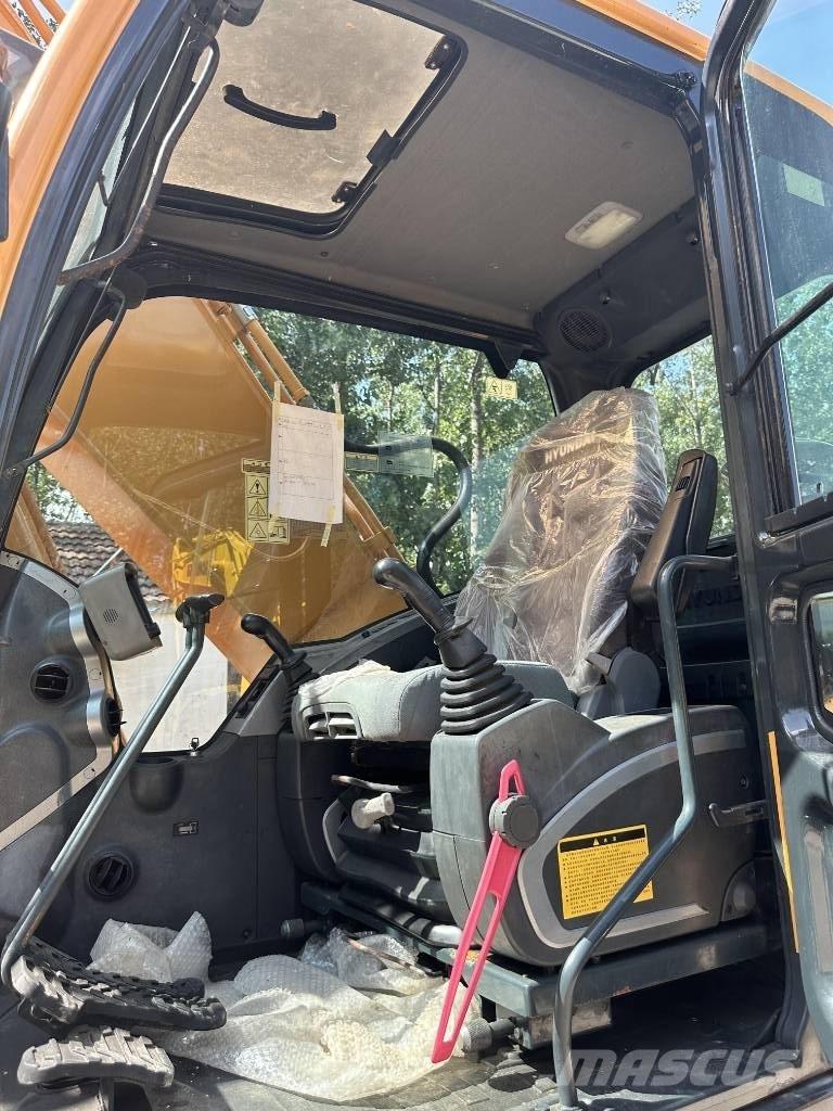 Hyundai R220LC-9S Гусеничні екскаватори