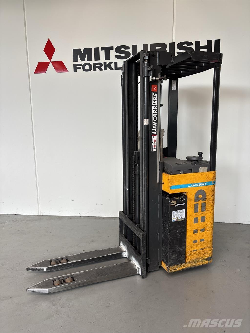 Atlet A160 Самохідні електроштабелери