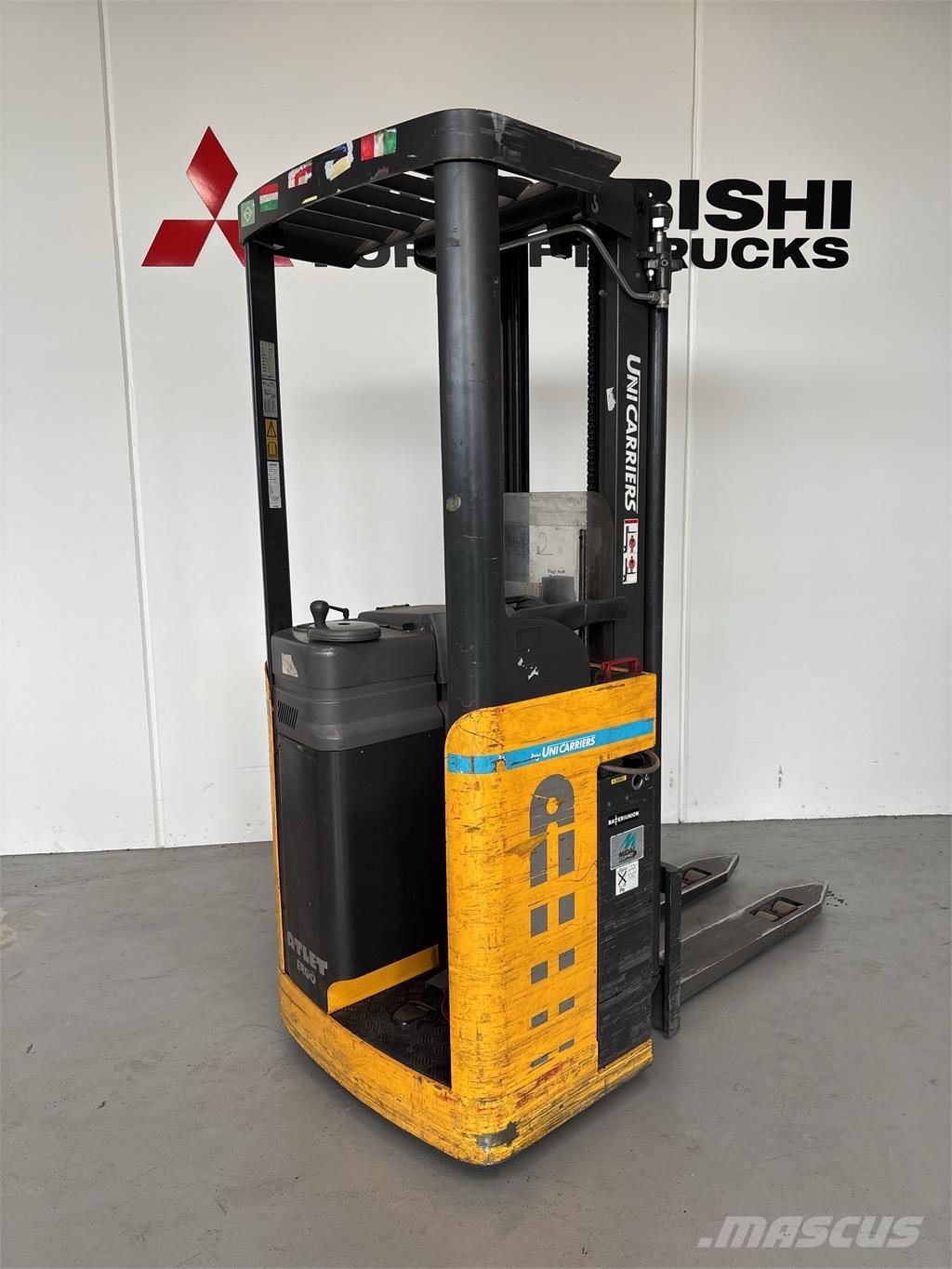 Atlet A160 Самохідні електроштабелери