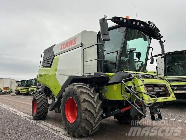 CLAAS TRION 750 Зернозбиральні комбайни