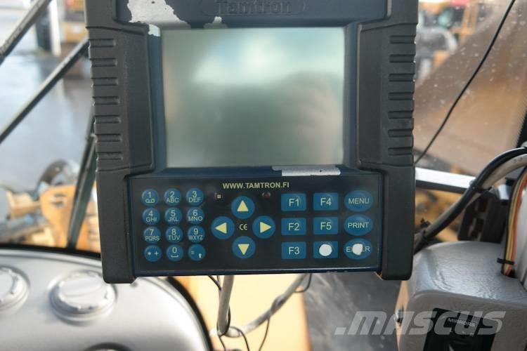 Volvo L220G Фронтальні навантажувачі