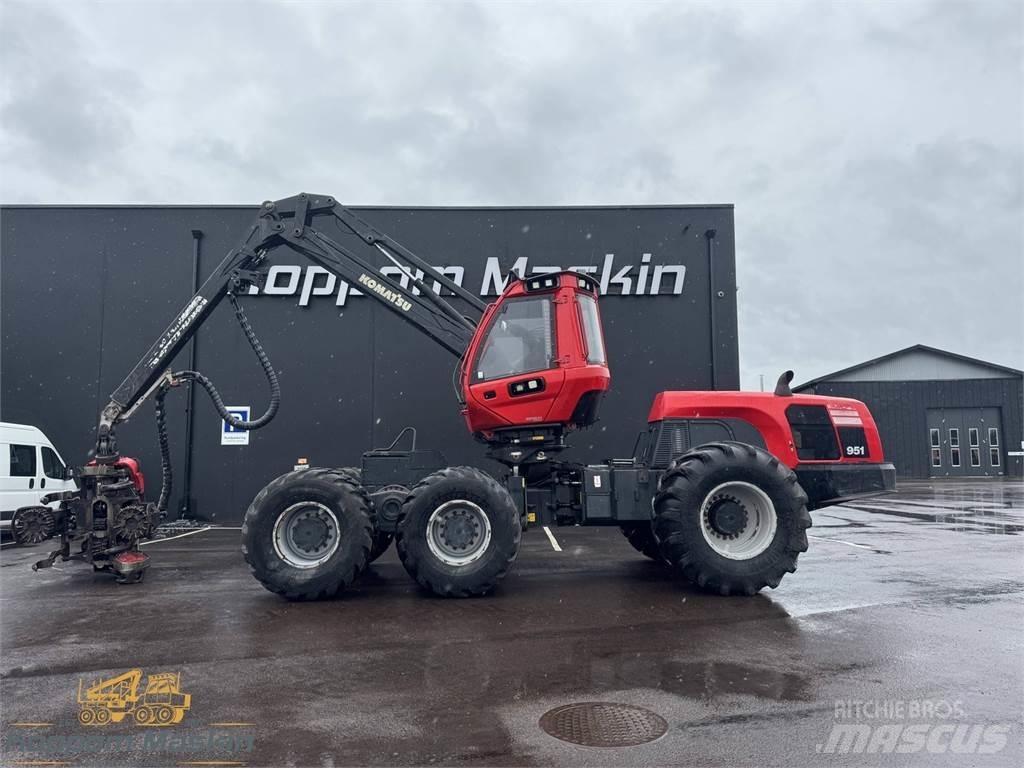 Komatsu 951 Харвестери