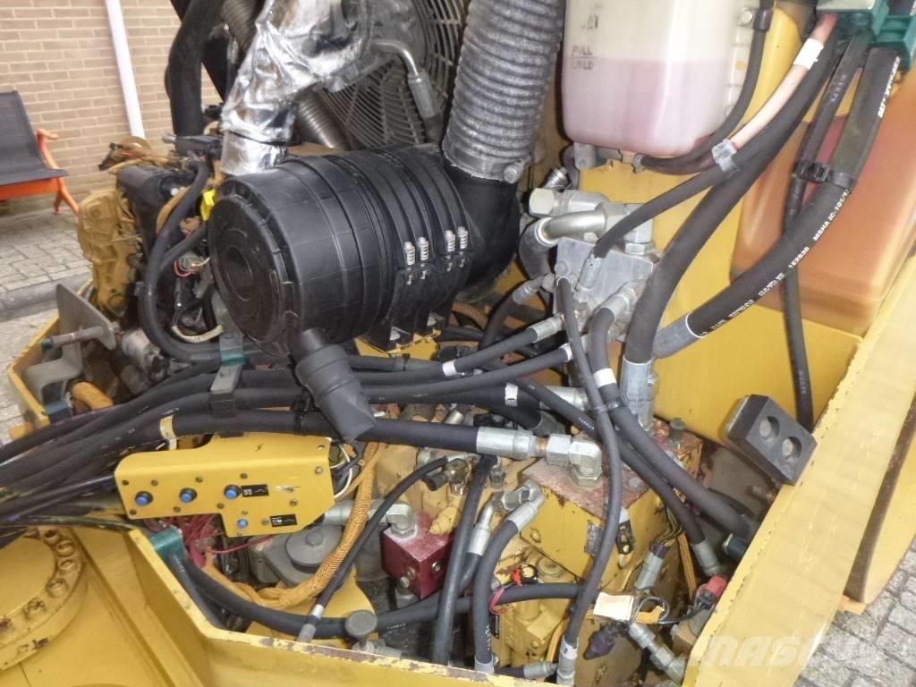 CAT CB 534 D Котки тротуарні