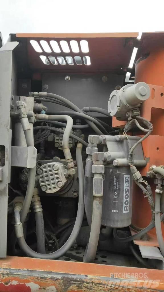 Hitachi ZX130W Колісні екскаватори