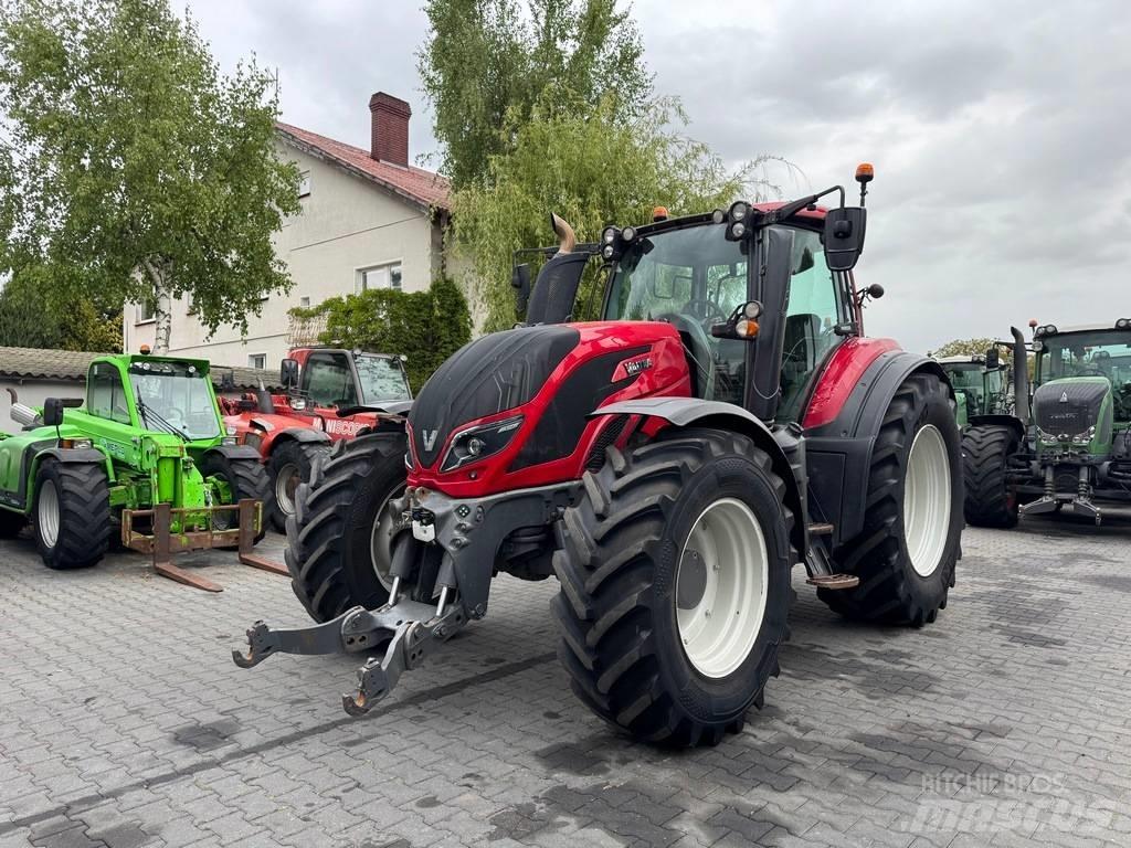 Valtra T234 VERSU Трактори