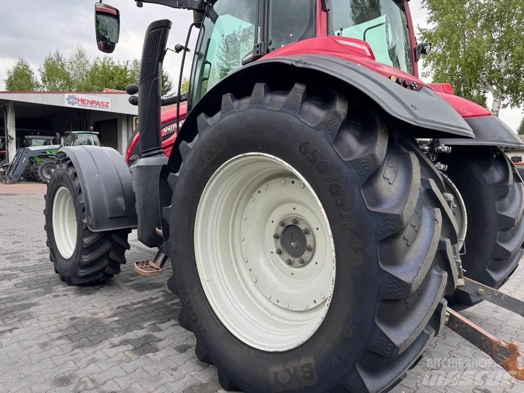 Valtra T234 VERSU Трактори