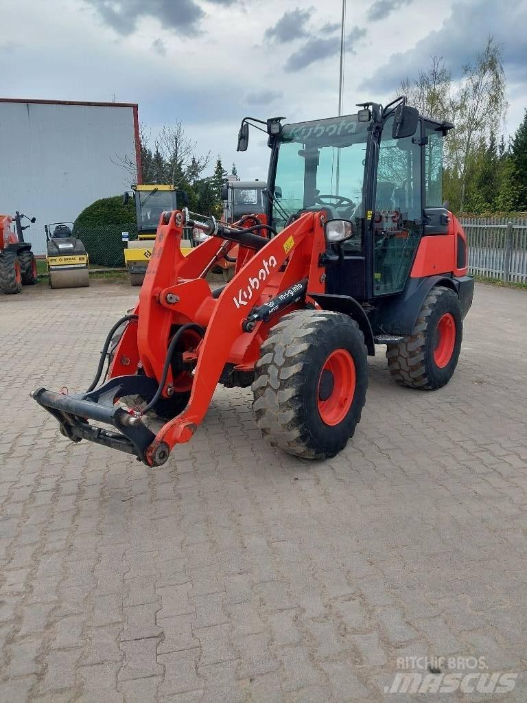 Kubota R 070 Фронтальні навантажувачі