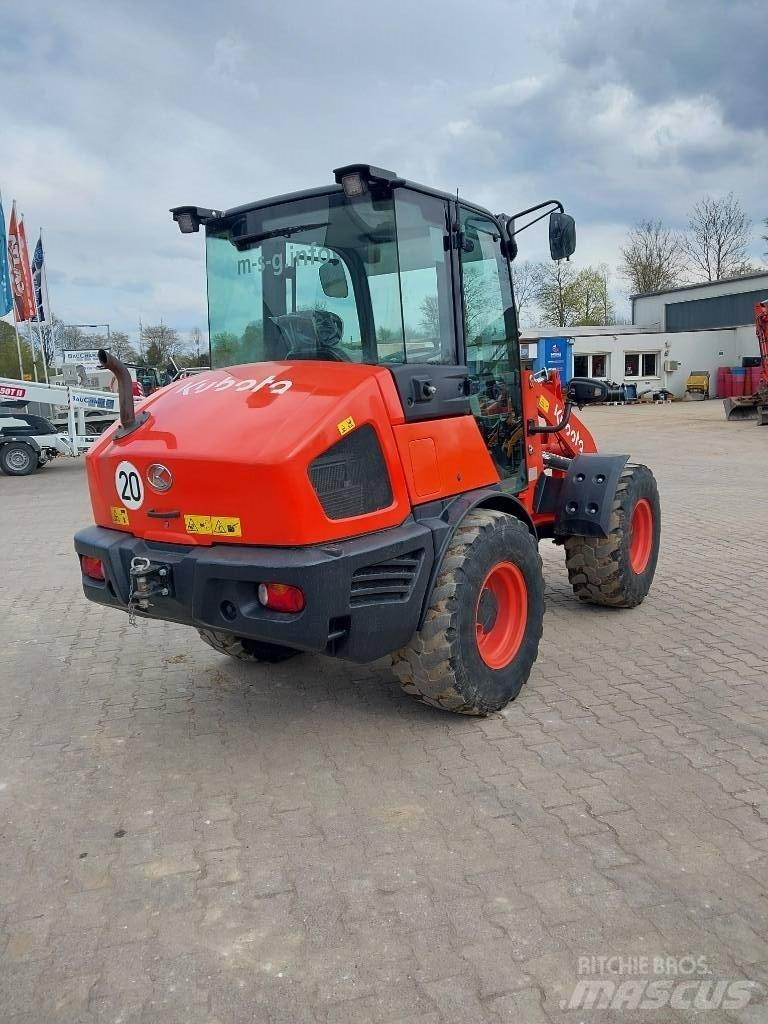 Kubota R 070 Фронтальні навантажувачі