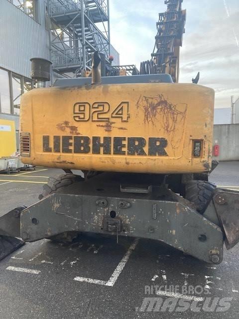 Liebherr 924C-LI Колісні екскаватори