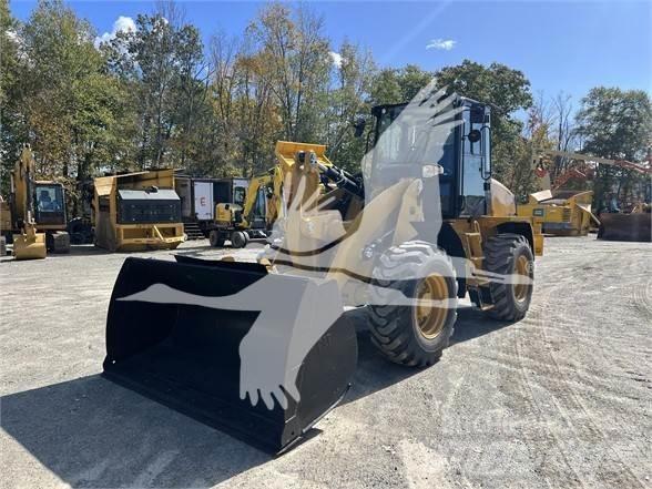 CAT 910 Фронтальні навантажувачі