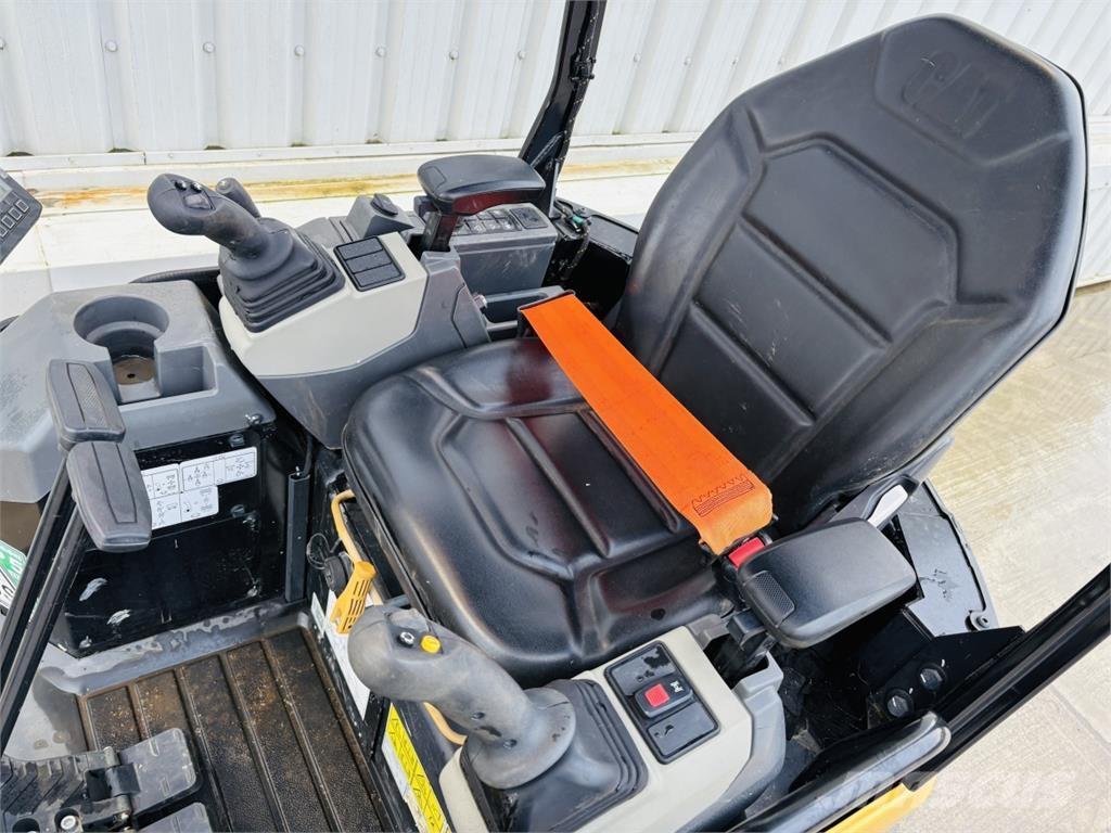 CAT 301.7CR Міні-екскаватори < 7т