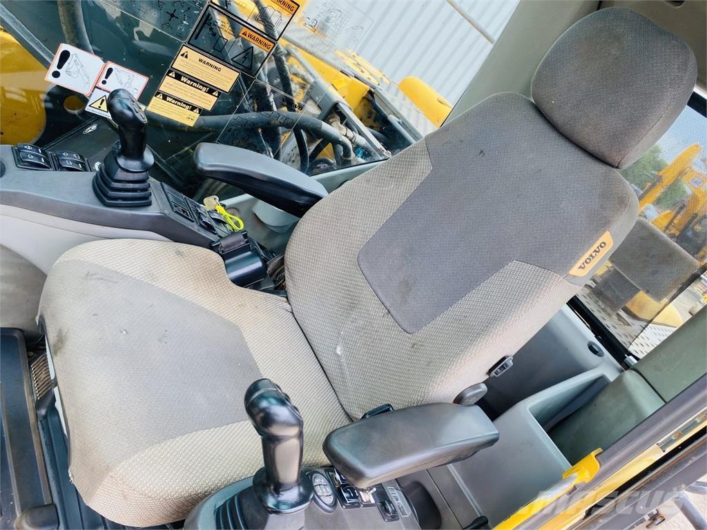 Volvo EC210CL Гусеничні екскаватори