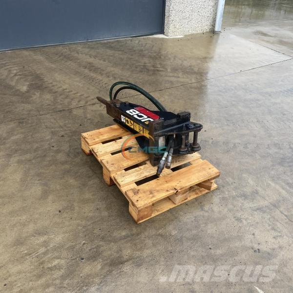 JCB HM012T Плуги