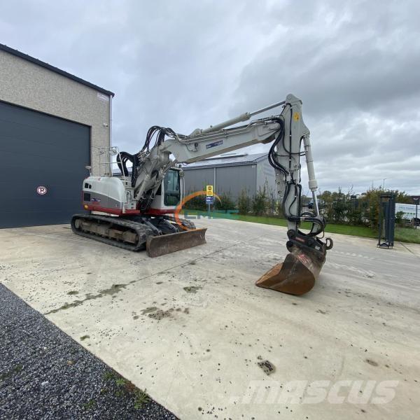 Takeuchi TB215R Колісні екскаватори