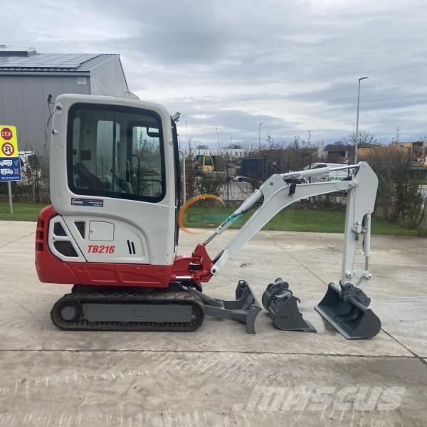 Takeuchi TB216 Колісні екскаватори