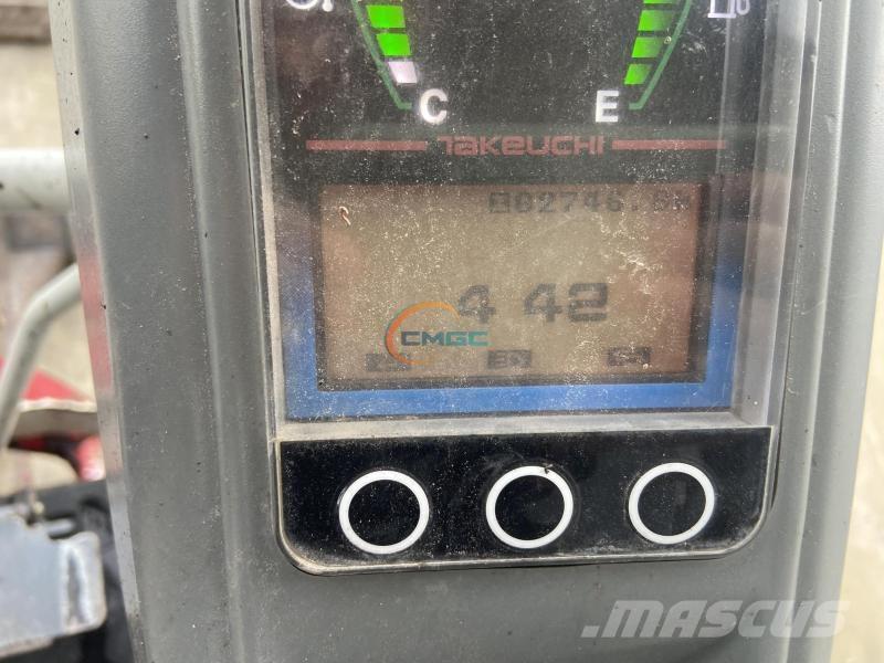 Takeuchi TB217R Колісні екскаватори