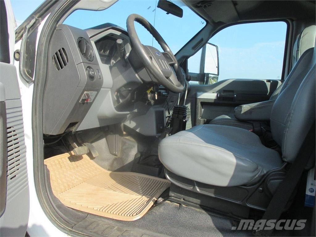 Ford F750 Вантажівки з гаковим підйомом