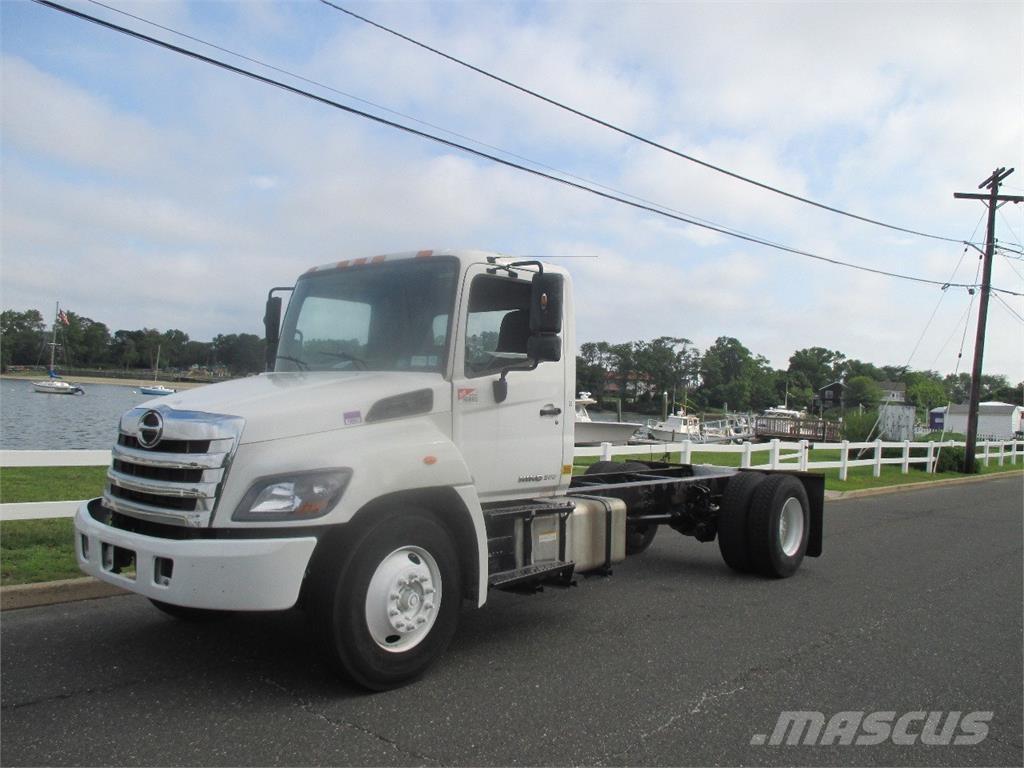 Hino 268 Шасі з кабіною