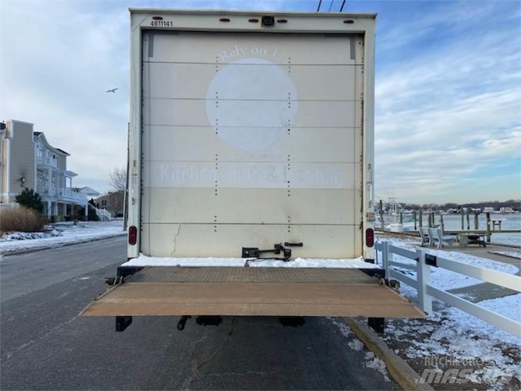 Isuzu FTR Фургони