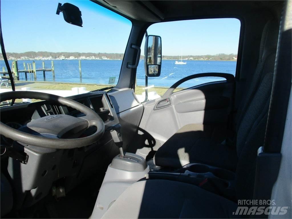 Isuzu NQR Фургони
