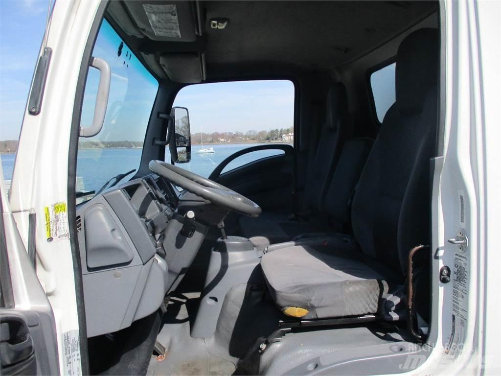 Isuzu NRR Фургони