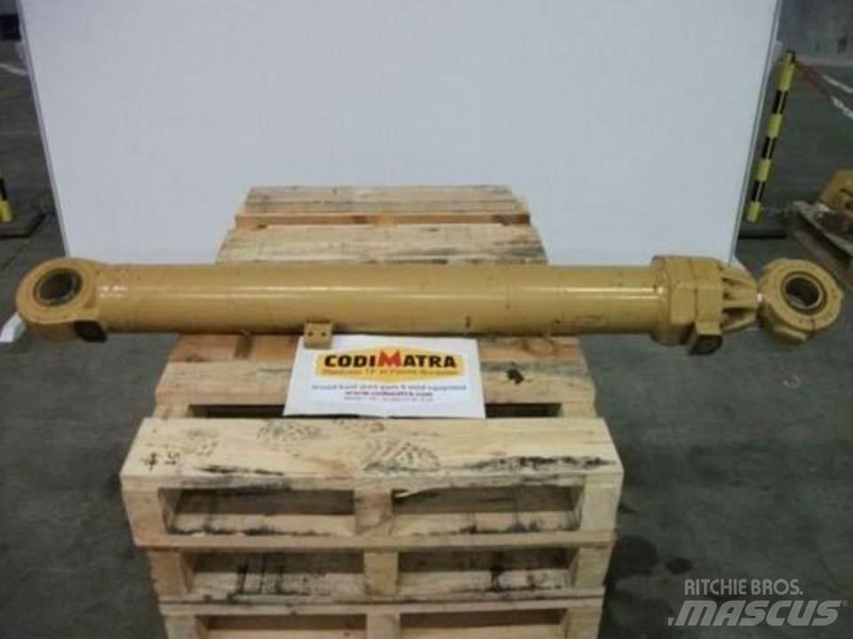 CAT 215 Гідравліка
