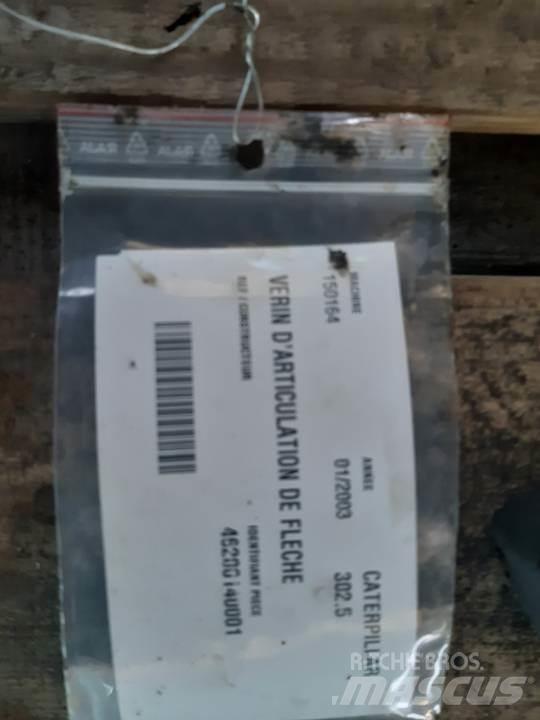 CAT 302.5 Гідравліка