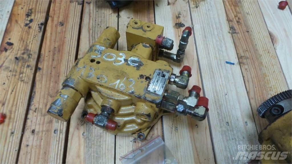 CAT 303C Гідравліка