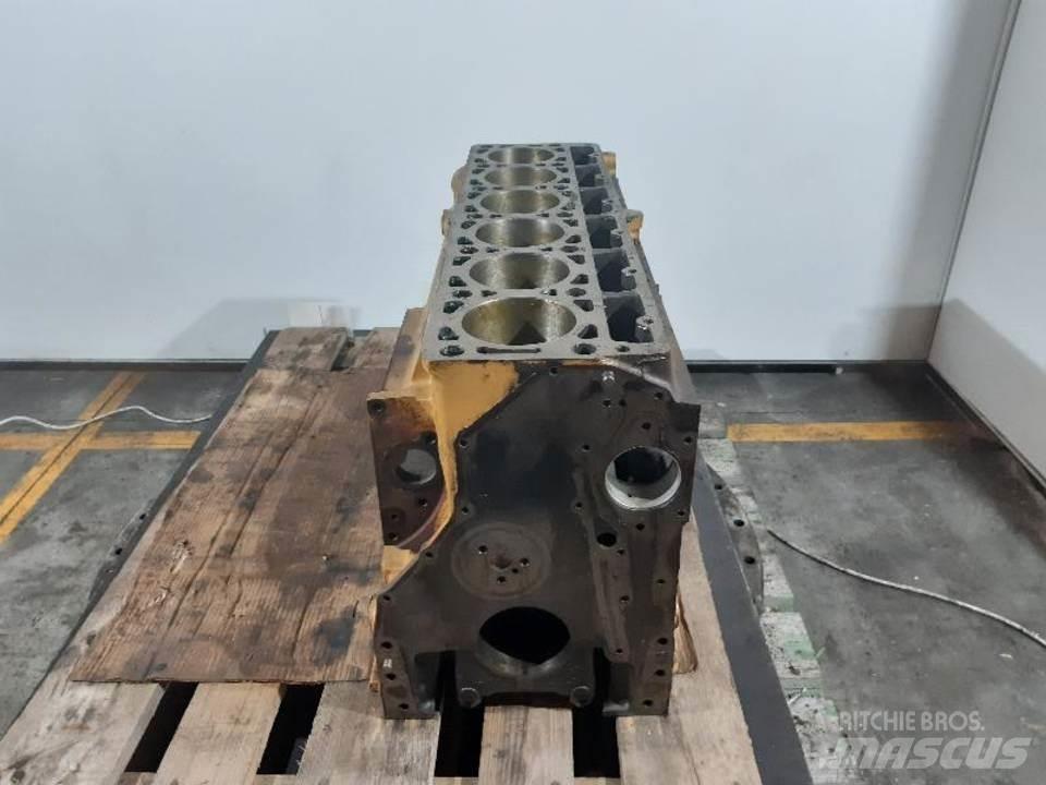 CAT 320 Двигуни