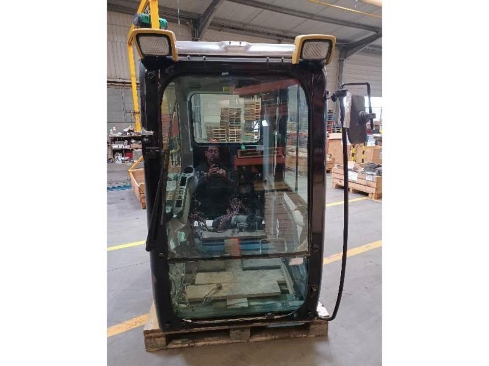 CAT 320DL Кабіна
