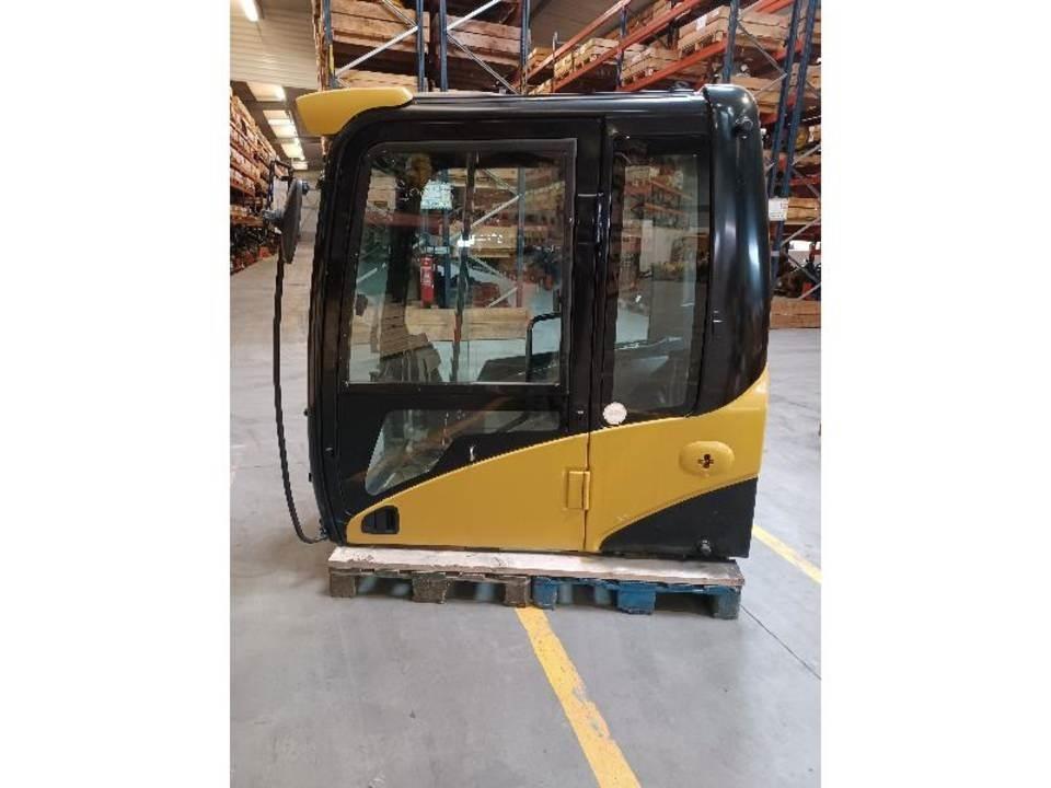 CAT 320DL Кабіна