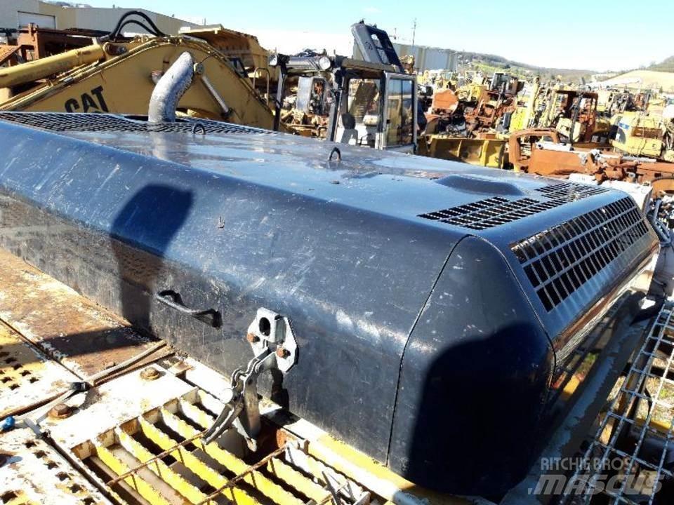 CAT 325LN Кабіна