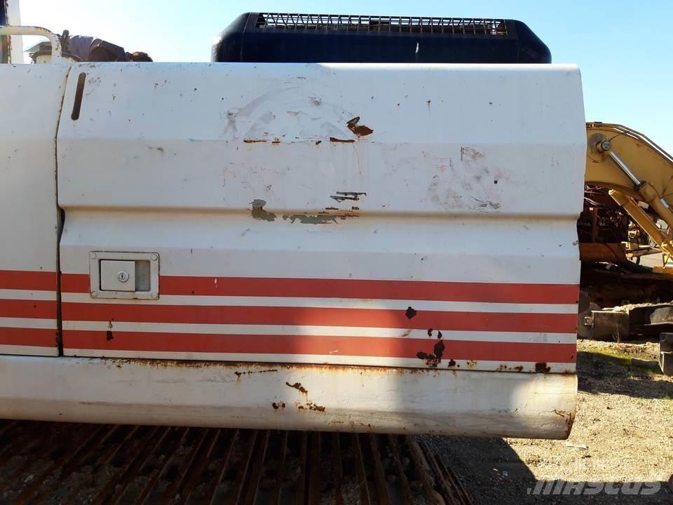CAT 325LN Кабіна