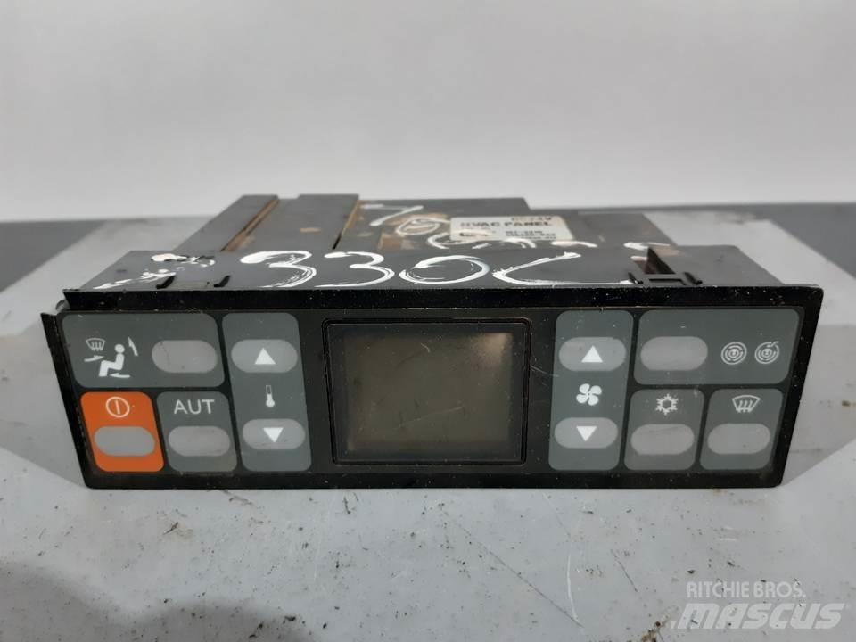 CAT 330C Кабіна