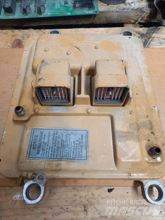 CAT 345C Кабіна