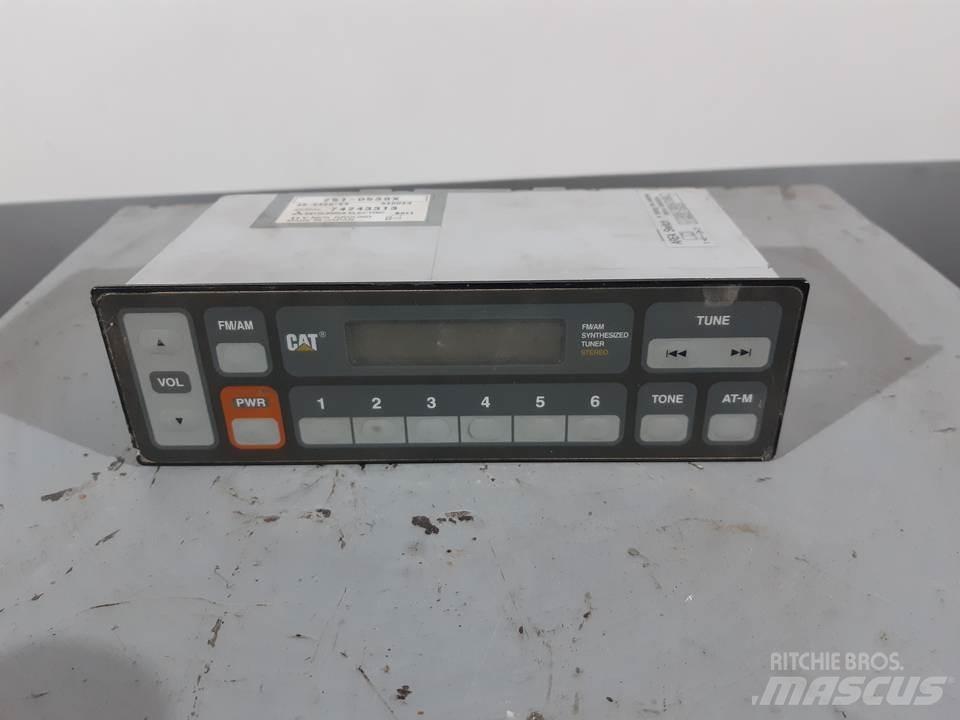 CAT 345C Кабіна