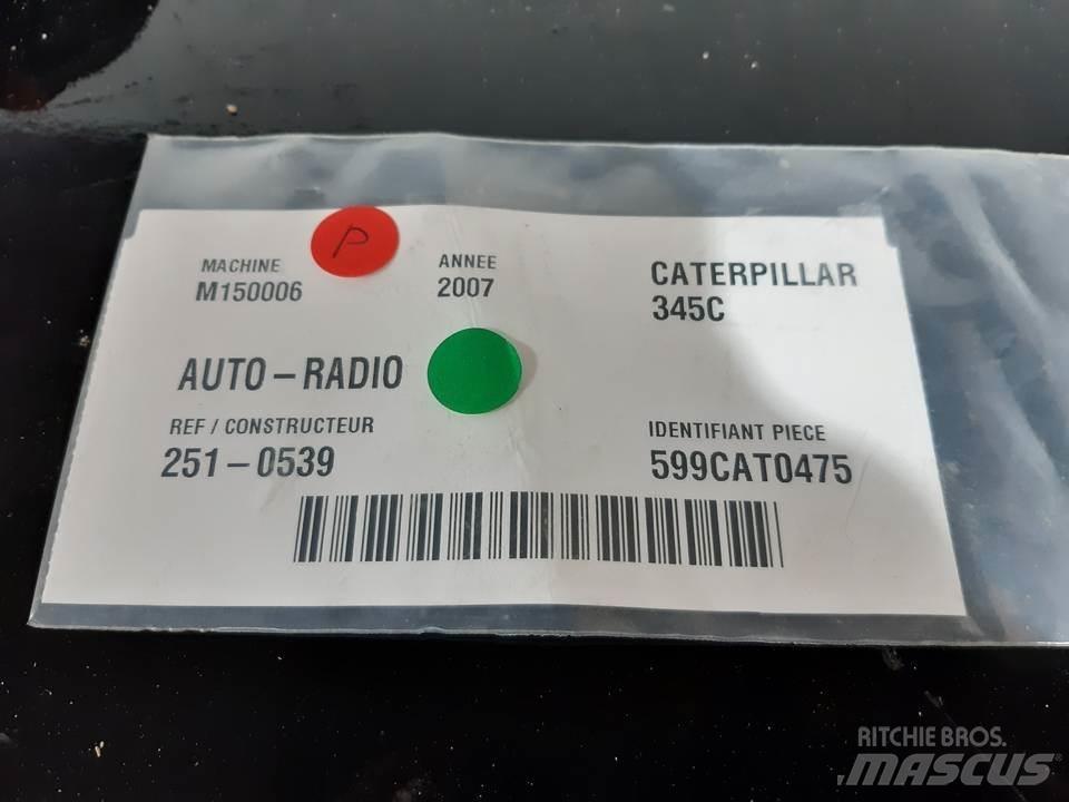 CAT 345C Кабіна