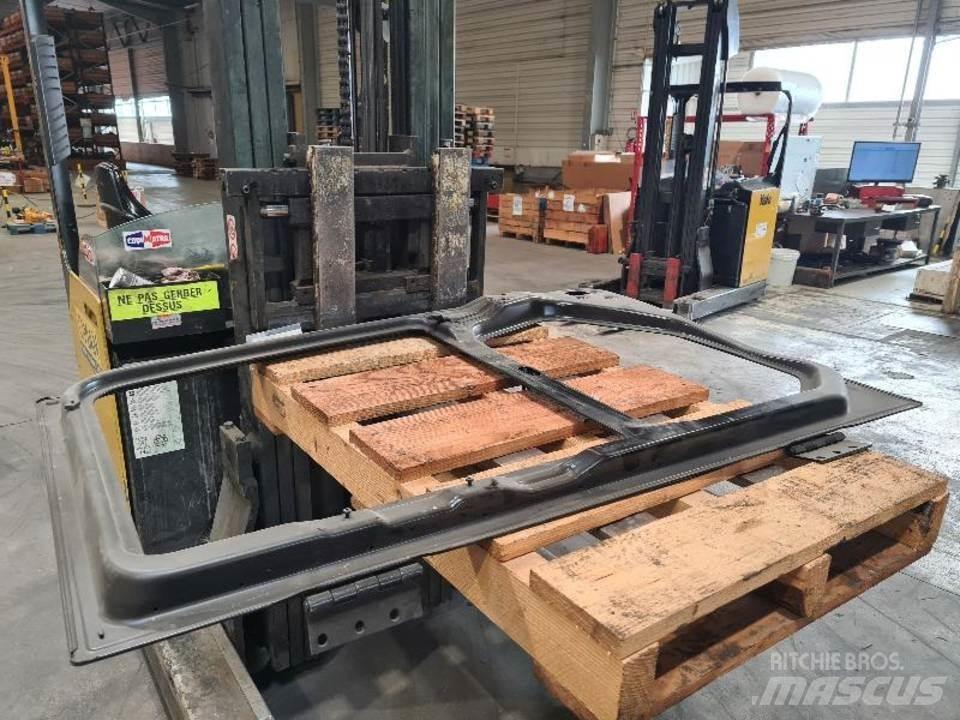 CAT 345D Кабіна