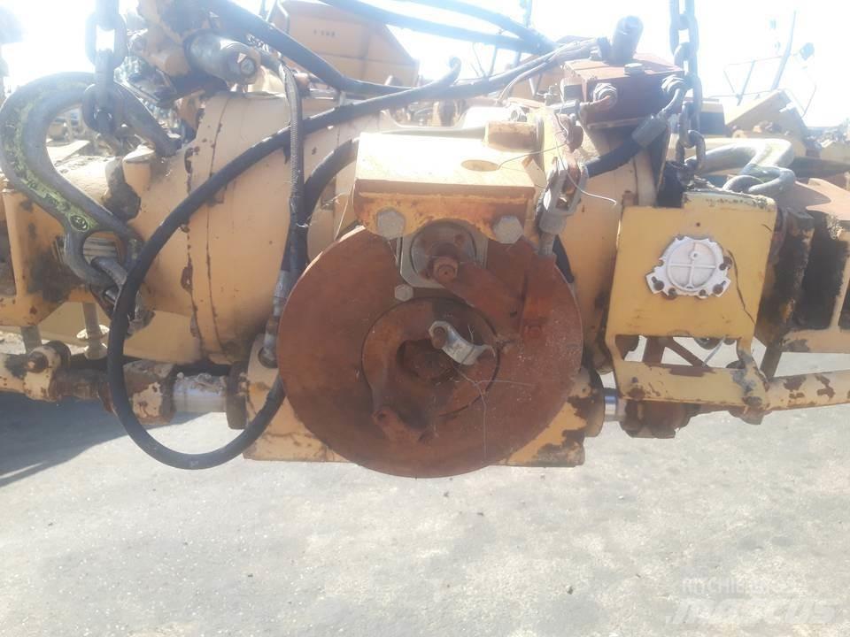 CAT 438B Коробка передач