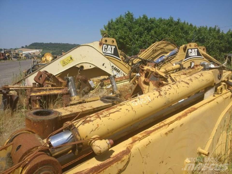 CAT 438B Гідравліка
