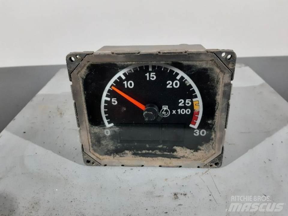 CAT 725 Кабіна