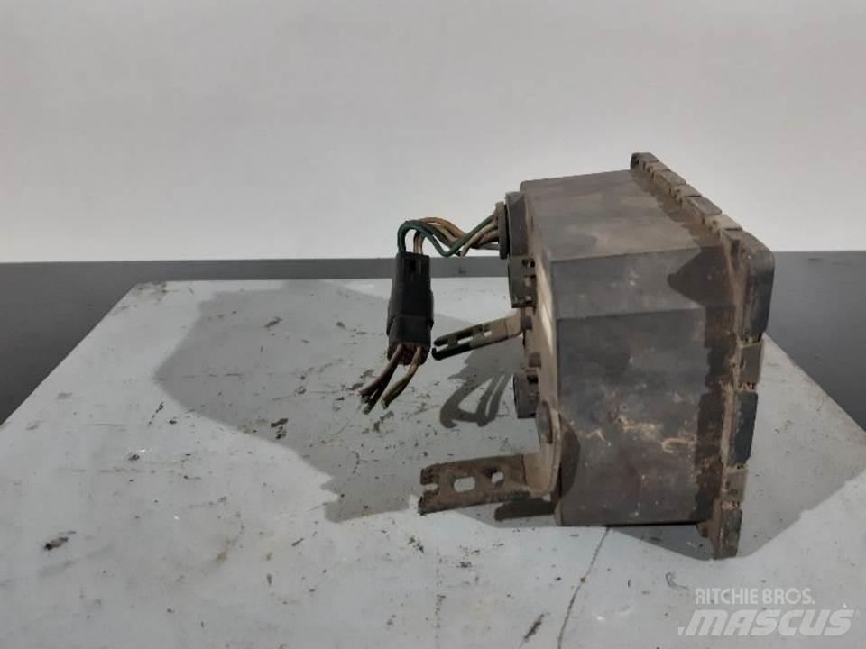 CAT 725 Кабіна